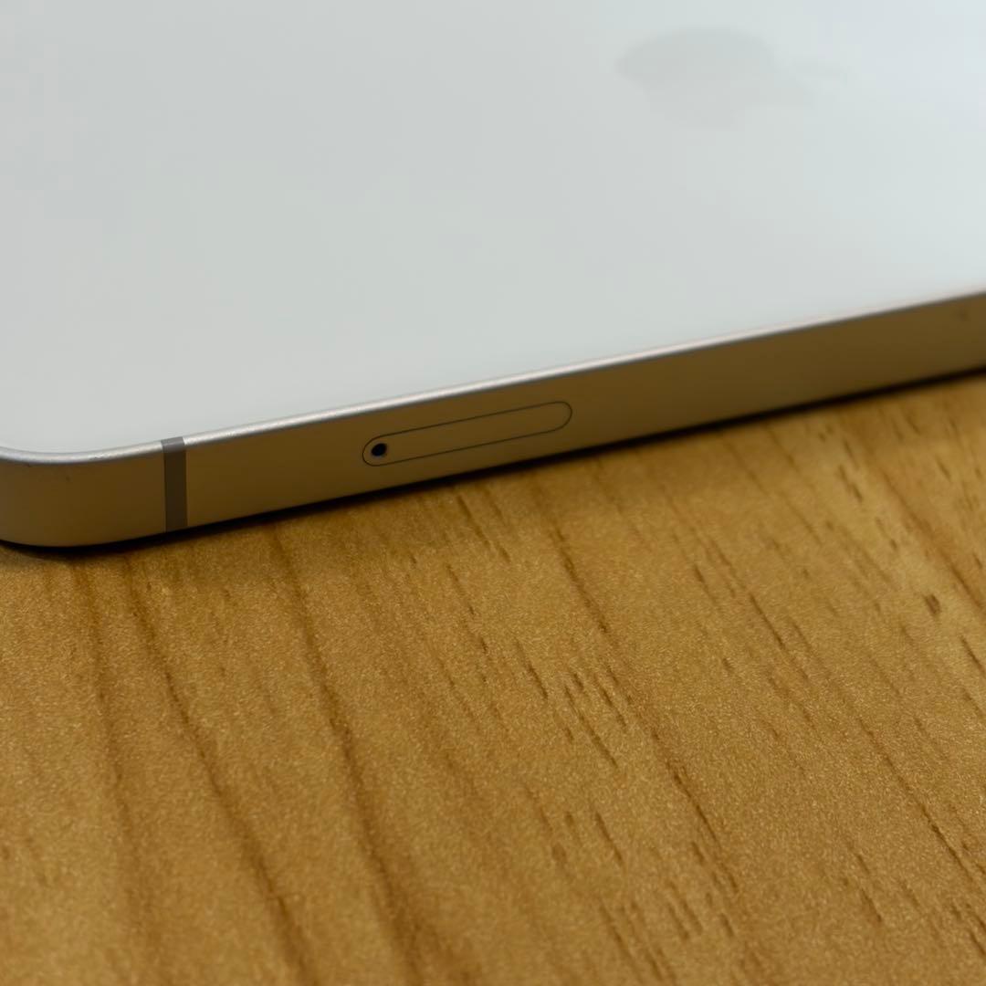 iPhone16e 256GB ホワイトSIMフリー残債なし 美品