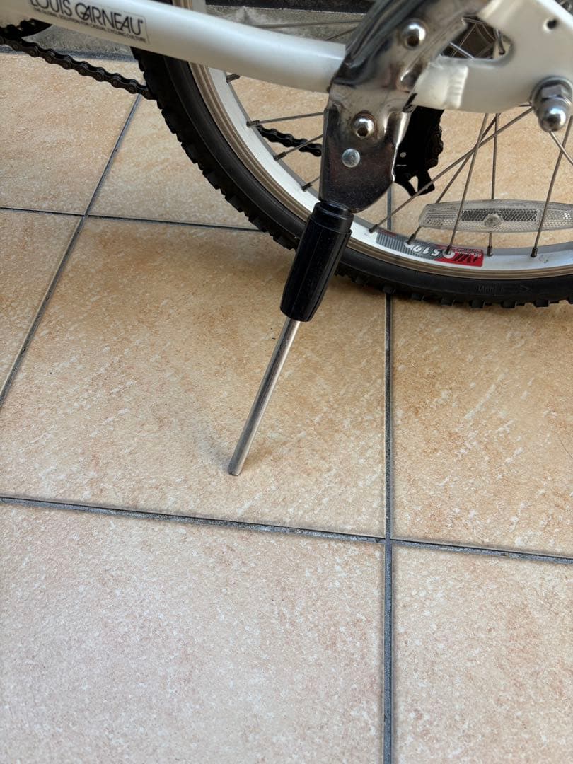 【現地取引可能】LOUIS GARNEAU 20インチ ホワイトLGS-J206