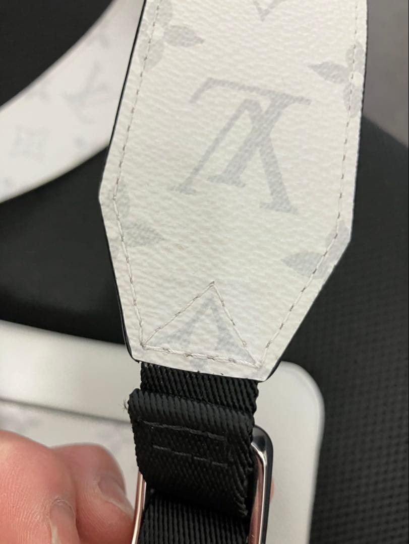 ちゃんはる ❁.。.様ルイヴィトン タイガラマ メッセンジャー M30411