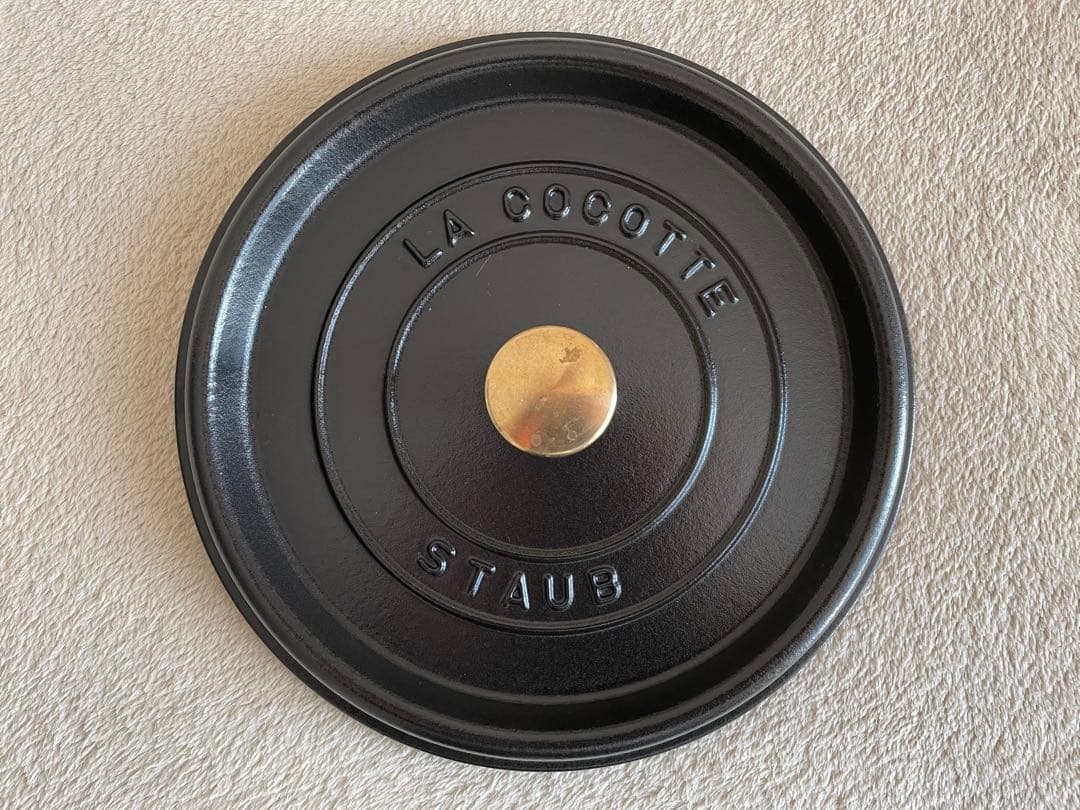 staub ストウブ　ココットラウンド　24cm 黒　ブラック