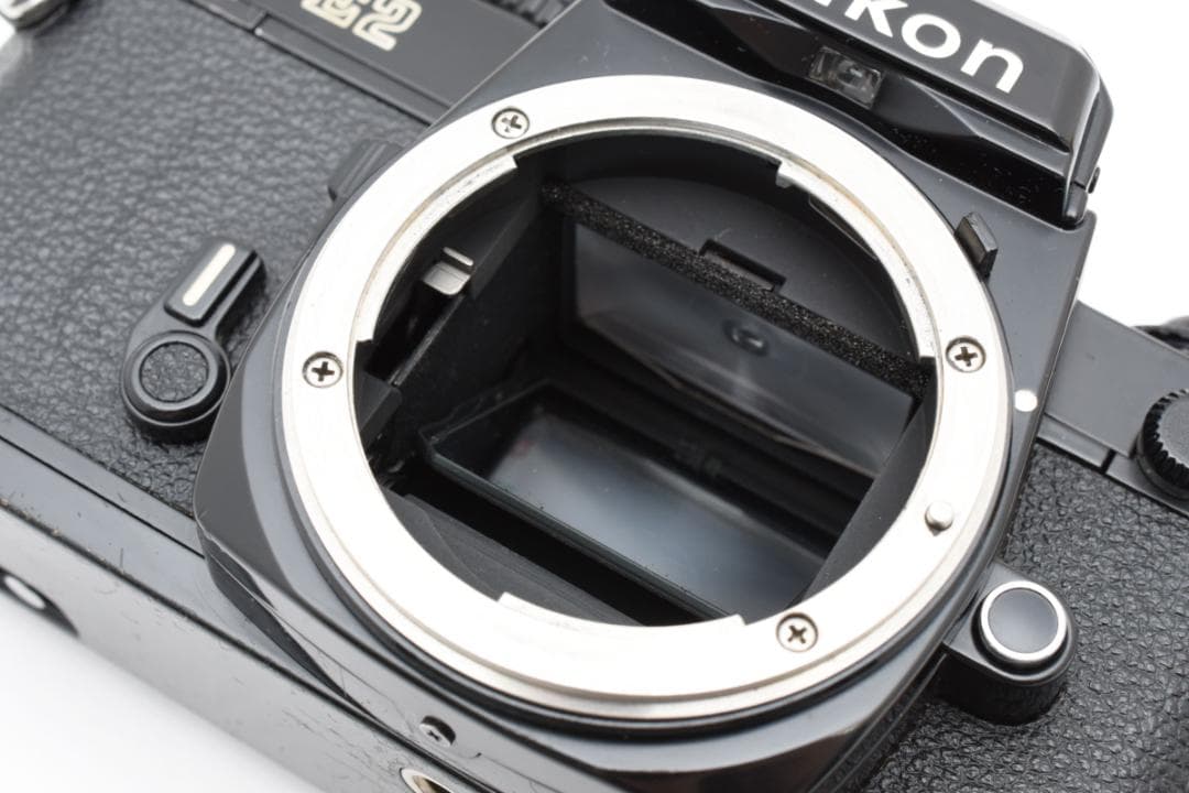 Nikon FE2 ボディ 《完動品》