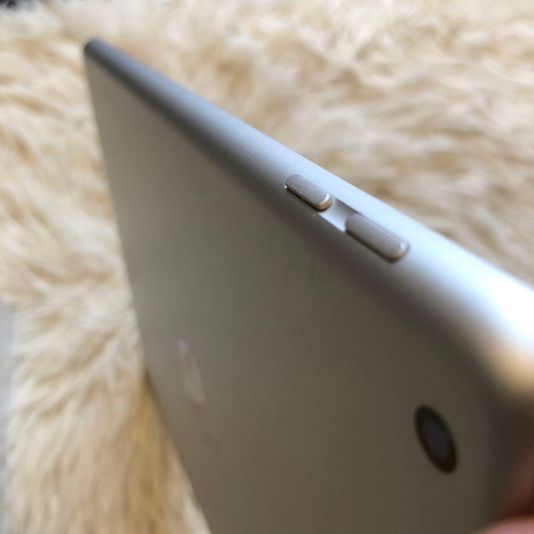 【完動品】iPad 第6世代 32GB Wi-Fi 【付属品】【すぐ発送】