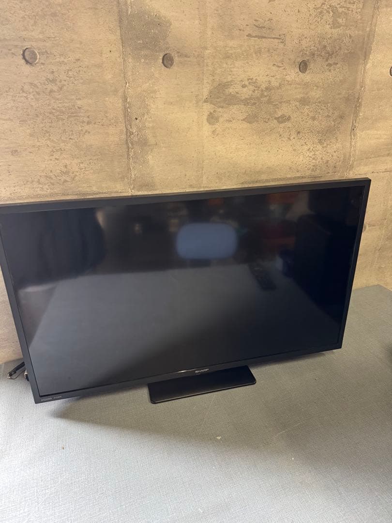☆SHARP AQUOS 32インチ液晶テレビ 2T-C32DE