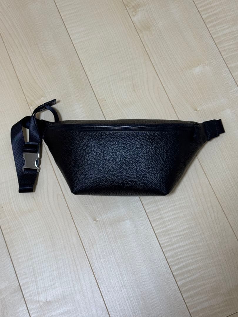 HushTug ハッシュタグ カーブドボディバッグ ブラック 姫路レザー