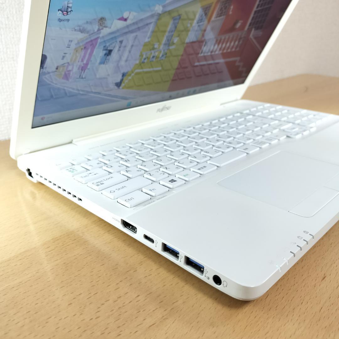 ノートPC Windows11 Core i7 SSD メモリ16GB 富士通