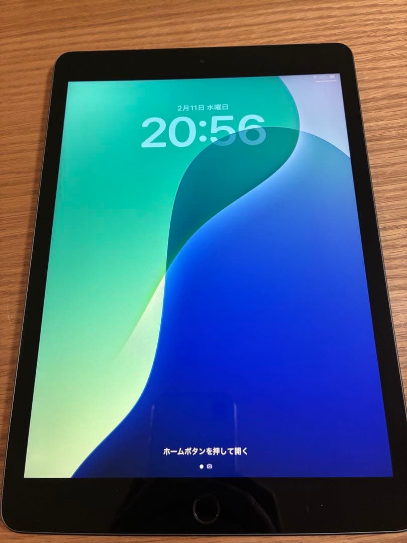Apple iPad スペースグレー 本体　第８世代　128gb