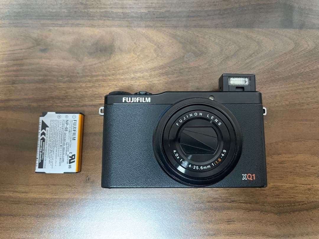 デジタルカメラ FUJIFILM XQ1