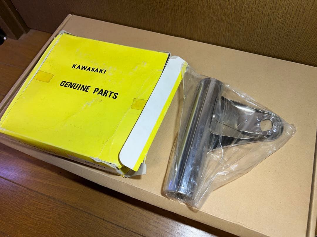 Kawasaki Z650 KZ650 左ヘッドライトステー 純正部品 未使用