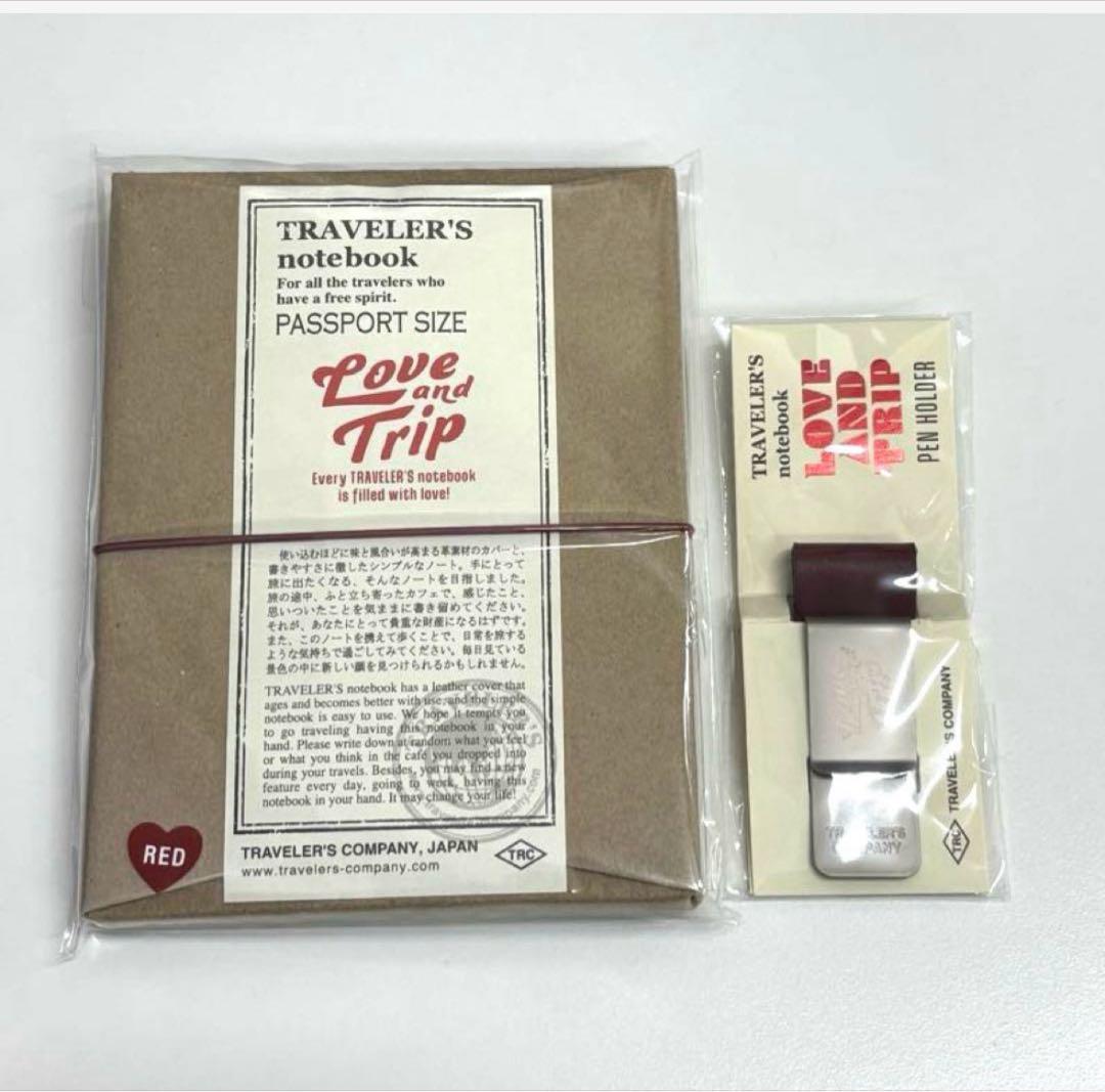 トラベラーズノート LOVE AND TRIP レッド　パスポート　ペンホルダー