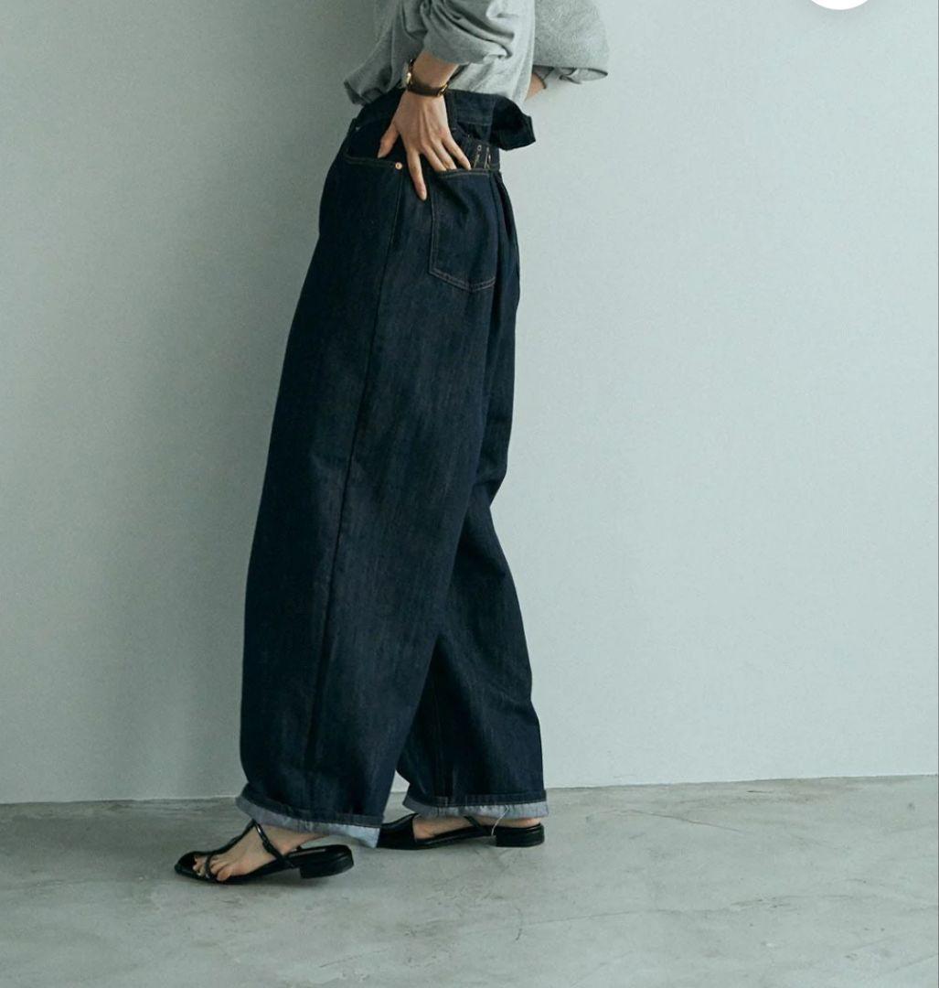 MARJOUR TUCK DENIM タックデニム　ワイドシルエット　バックル