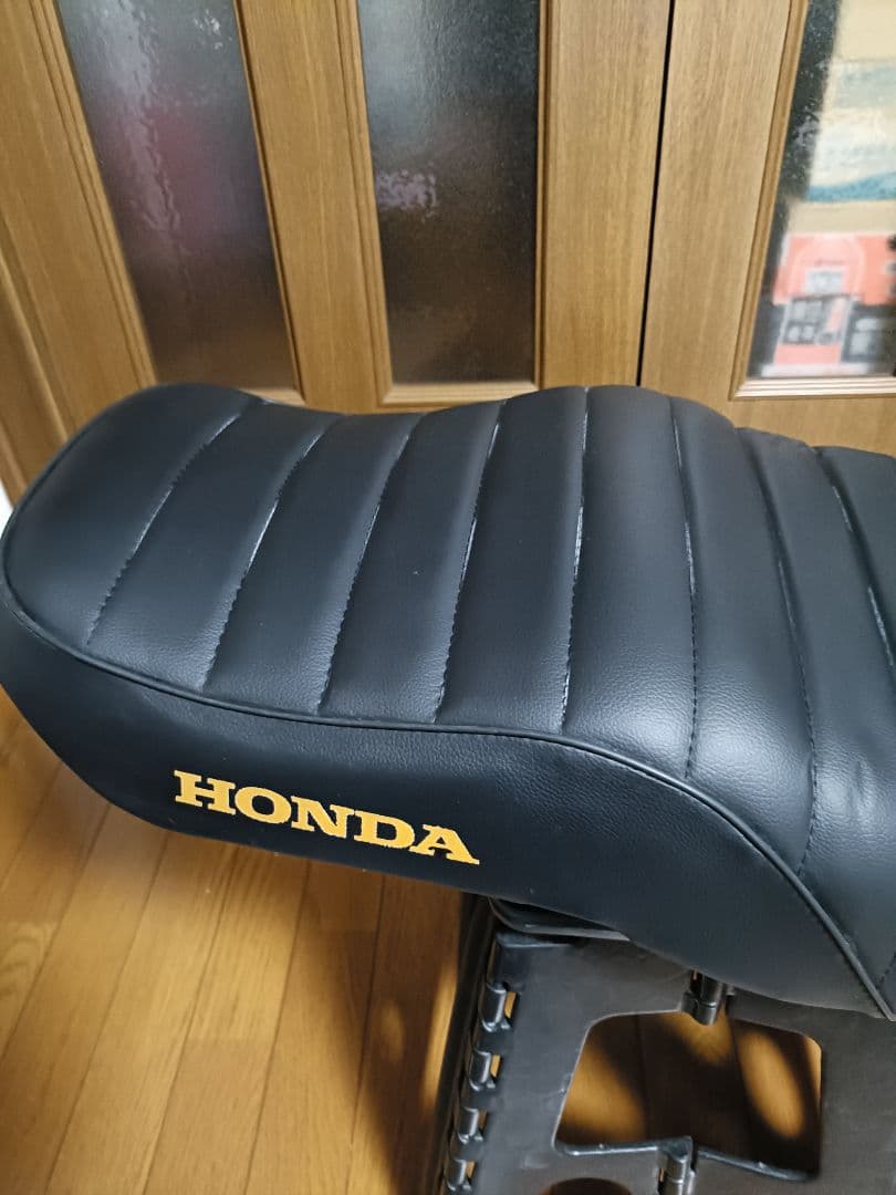 CB750 rc42 カスタムシート　ゴールドロゴ入り　張り替え未使用品