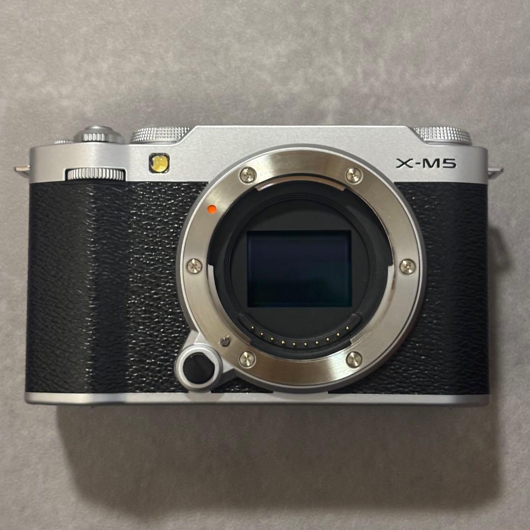 2025/10 購入 3年保証　FUJIFILM X-M5 シルバー 本体