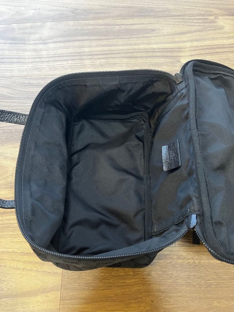 GUCCI GGキャンバスバニティバッグ　ブラック