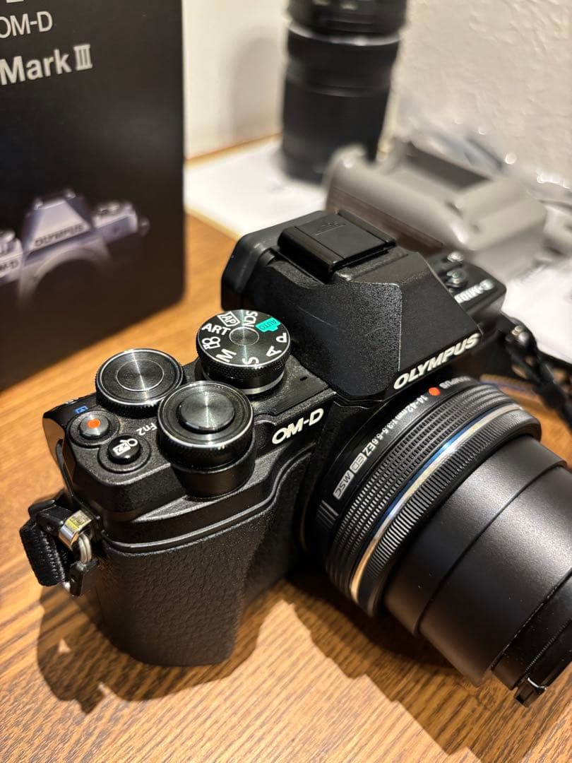 のき　OLYMPUS E-M10 Mark III 本体　レンズ2本　一式