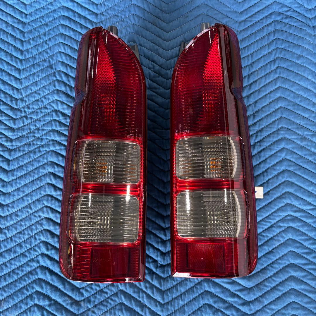 ハイエース　スモークテール