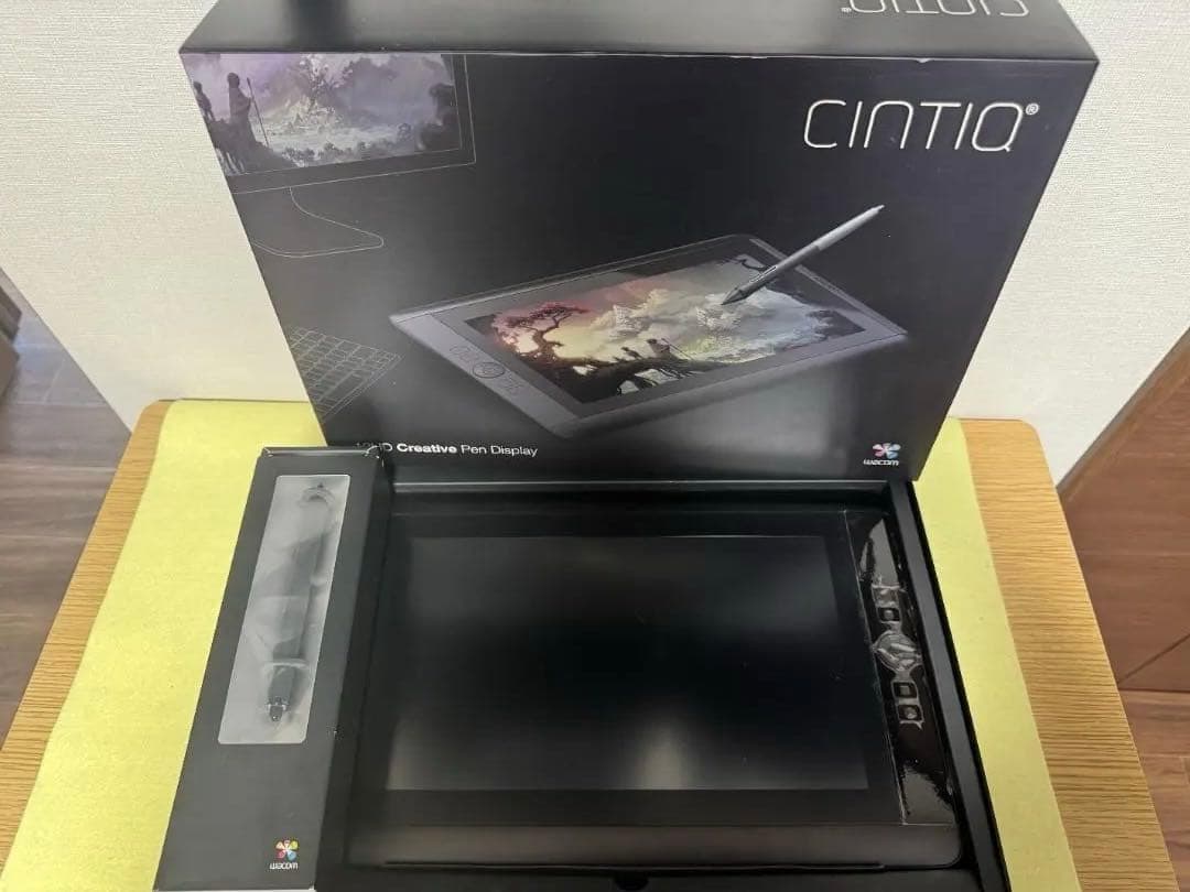 液タブ・ペンタブ Wacom Cintiq 13HD DTK-1300