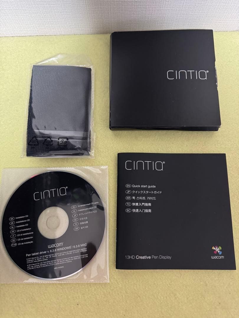 液タブ・ペンタブ Wacom Cintiq 13HD DTK-1300