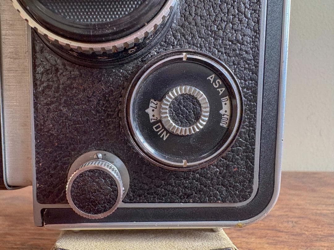 値下依頼お断り　ローライフレックス　プラナー７５ミリ　F3.5　実働品　機関良好