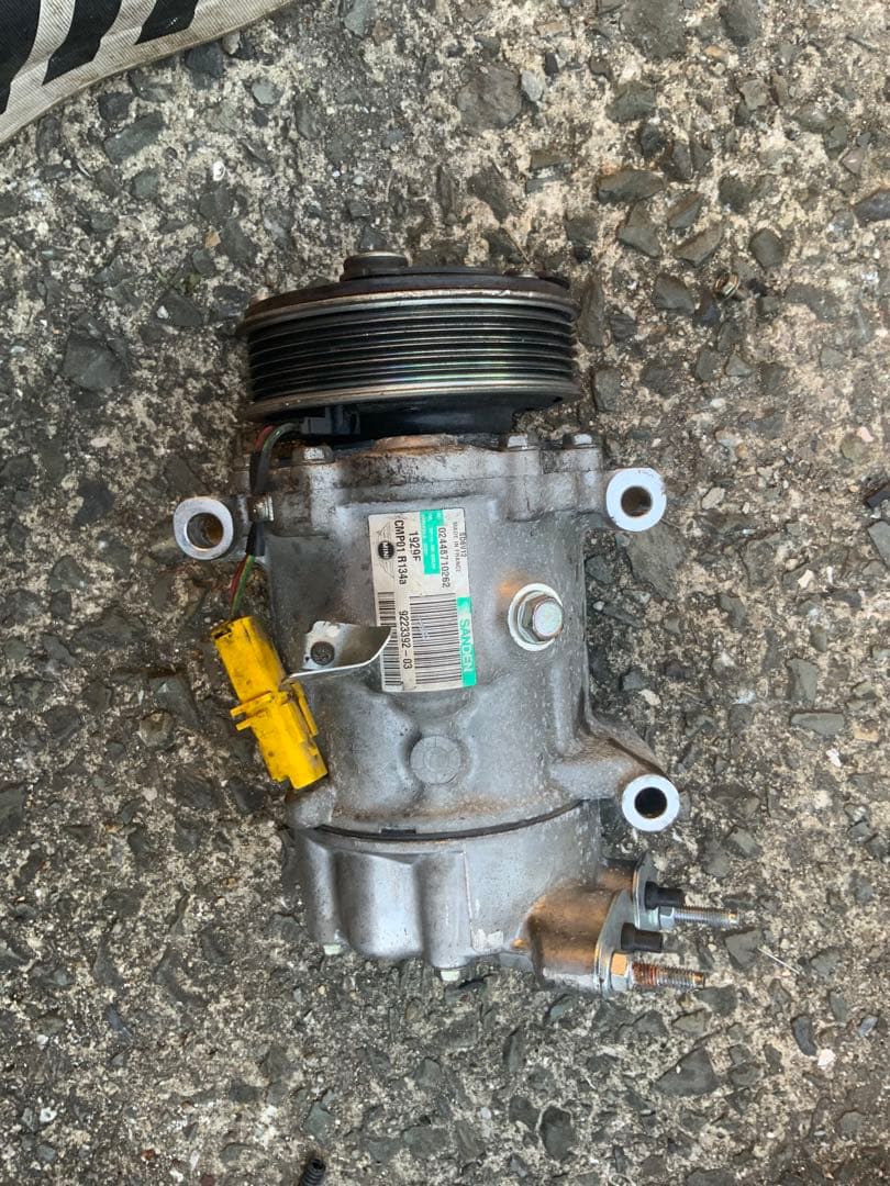 ★ ZN16 ミニ R57 R56 R55 エアコン コンプレッサー 状態未確認