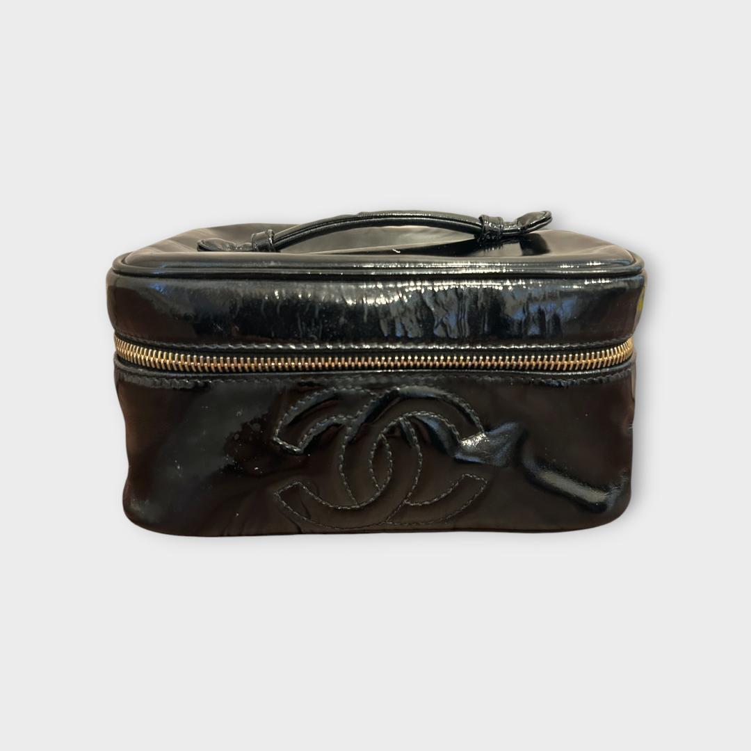 CHANEL シャネル バニティバッグ 化粧ポーチ 小物入れ　エナメル