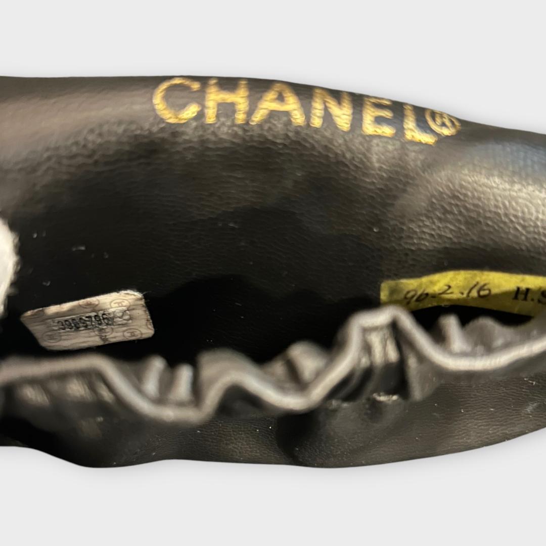 CHANEL シャネル バニティバッグ 化粧ポーチ 小物入れ　エナメル