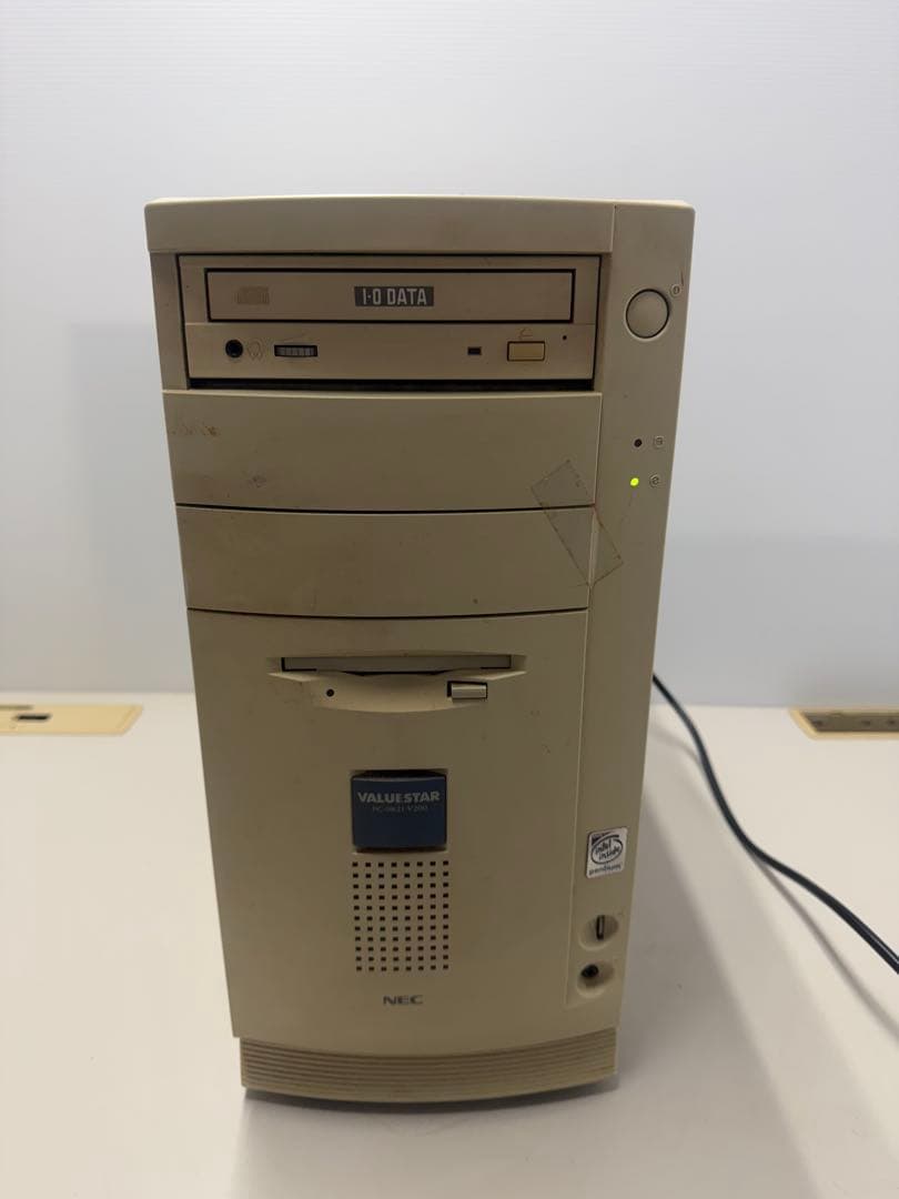 PC‑9821 V200 本体のみ 通電確認済 ジャンク扱い