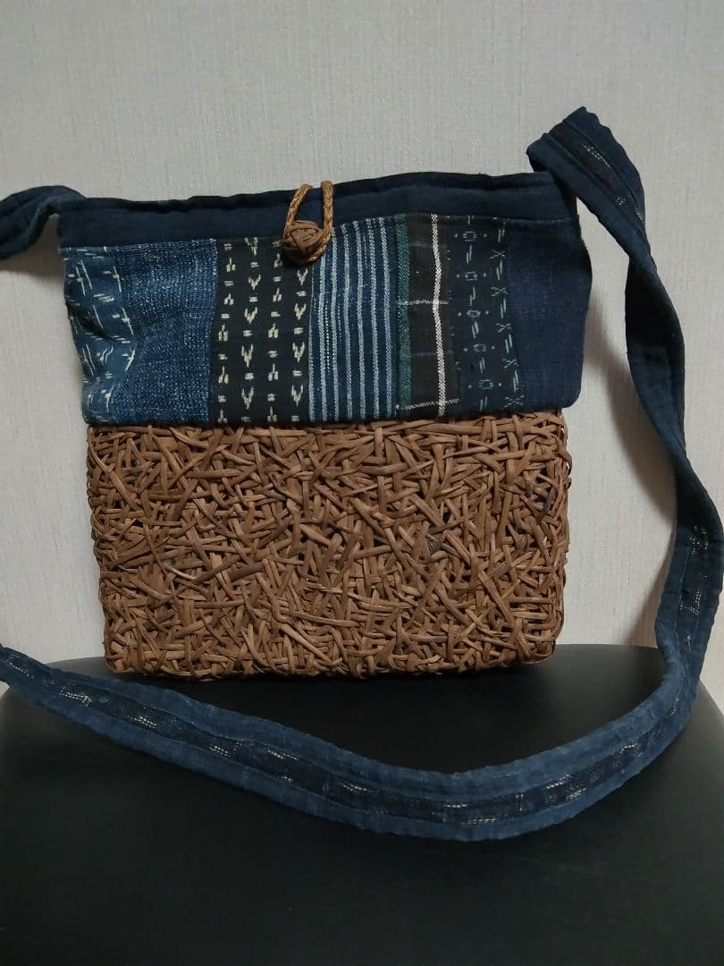 山葡萄のショルダーバック