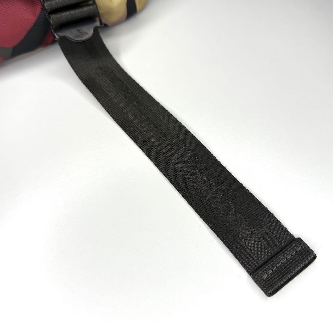美品 ヴィヴィアンウエストウッド オーブ カモフラ ボディバッグ ユニセックス