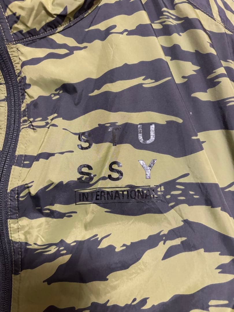 STUSSY 迷彩柄 フード付きナイロンジャケット