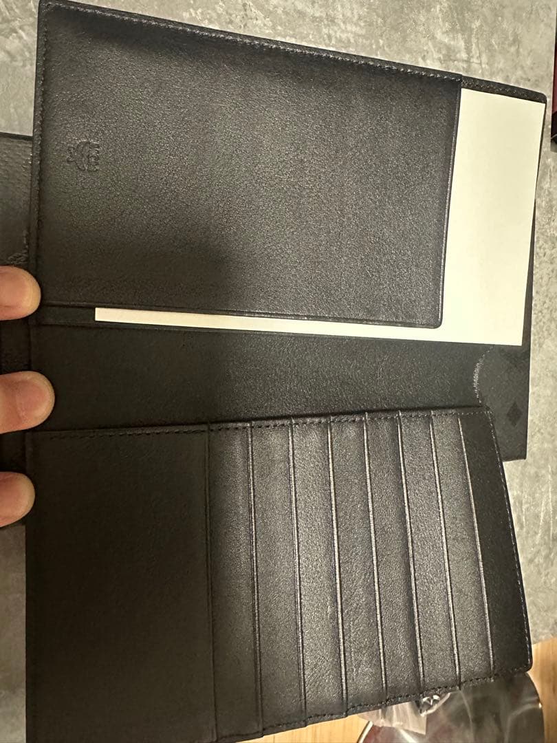 【希少】　MCM パスポートケース　赤