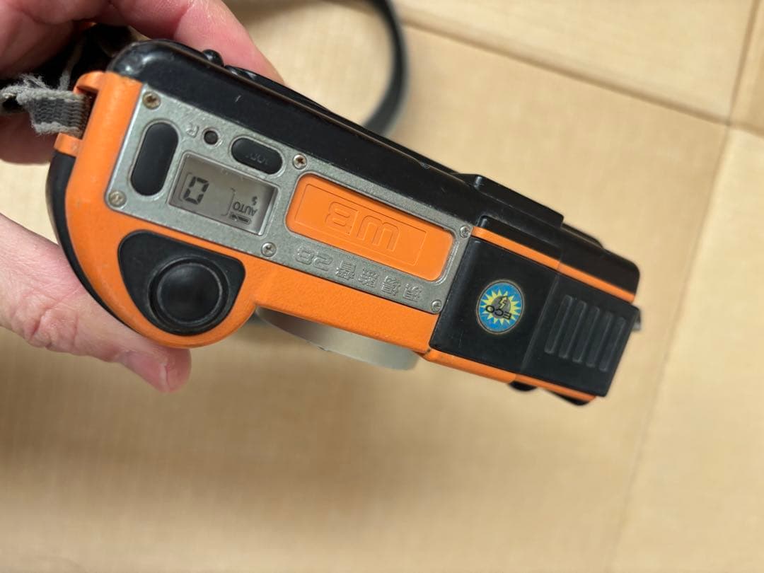 ◎コニカ 現場監督 28 WB ECOオレンジ フィルムカメラ