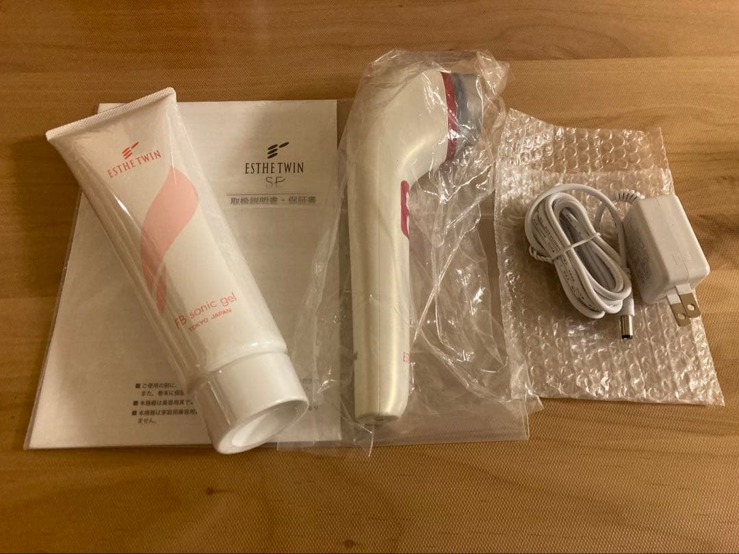 ESTHE TWIN エステツイン SE 美顔器 ジェル&取り扱い説明書付き