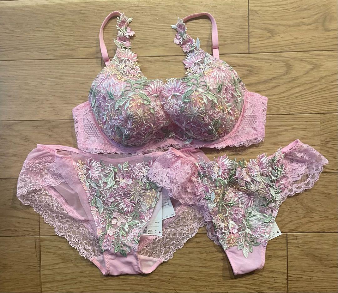 ワコール　yue 62G E70/Mセット