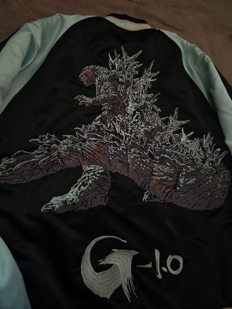 BREEZE ゴジラ 美品 日本限定 スカジャン ２面用 サテン vintage