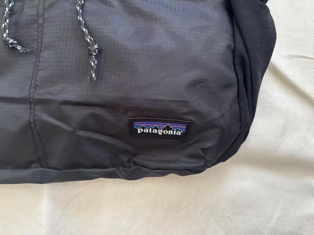 新品未使用Patagonia ライトウェイトラベル クーリエ ショルダーバッグ