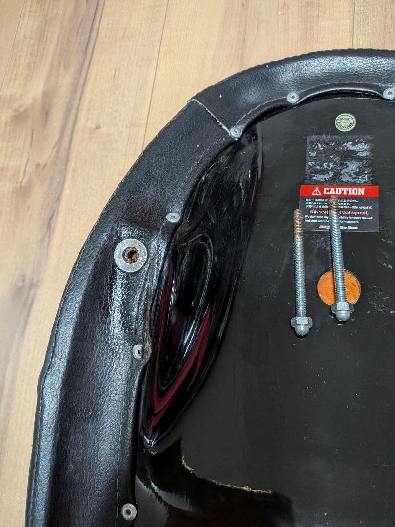 SR400 フラット　シート NITRO HEADS　ナイトロヘッズ