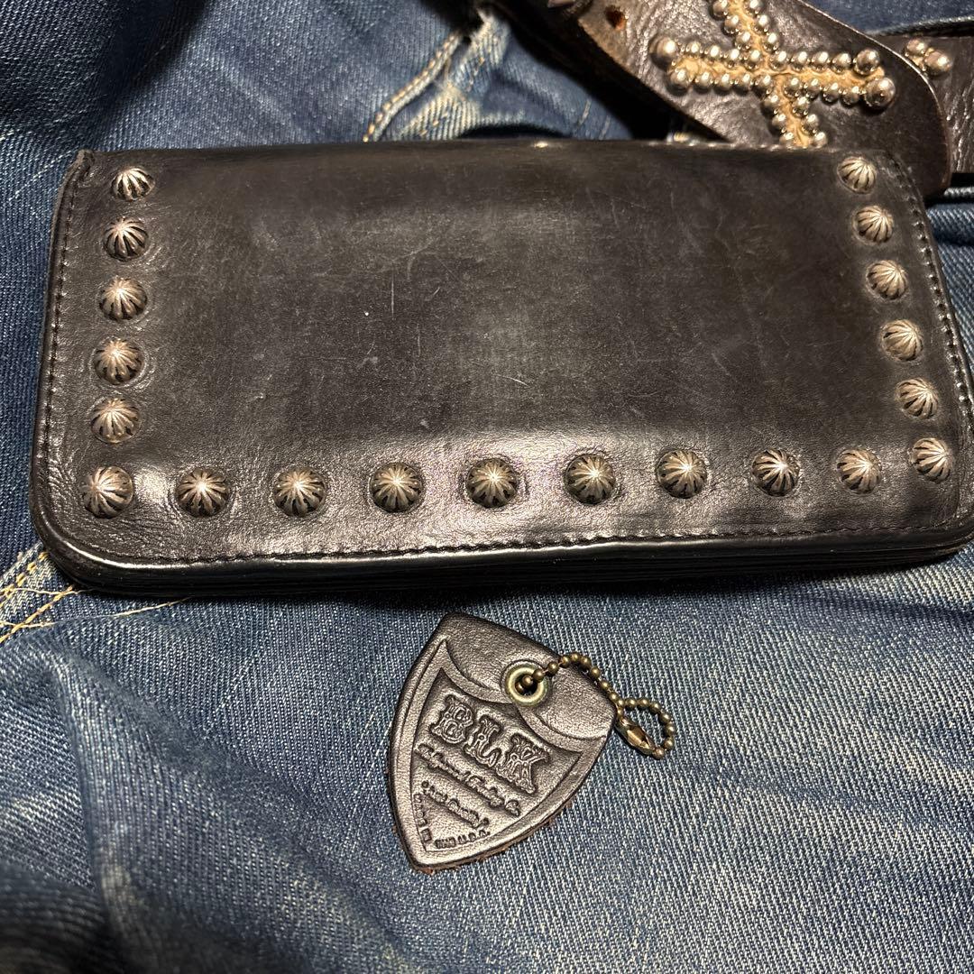 HTC アポロコンチョ レザートラッカーウォレット 42TARON ブラック