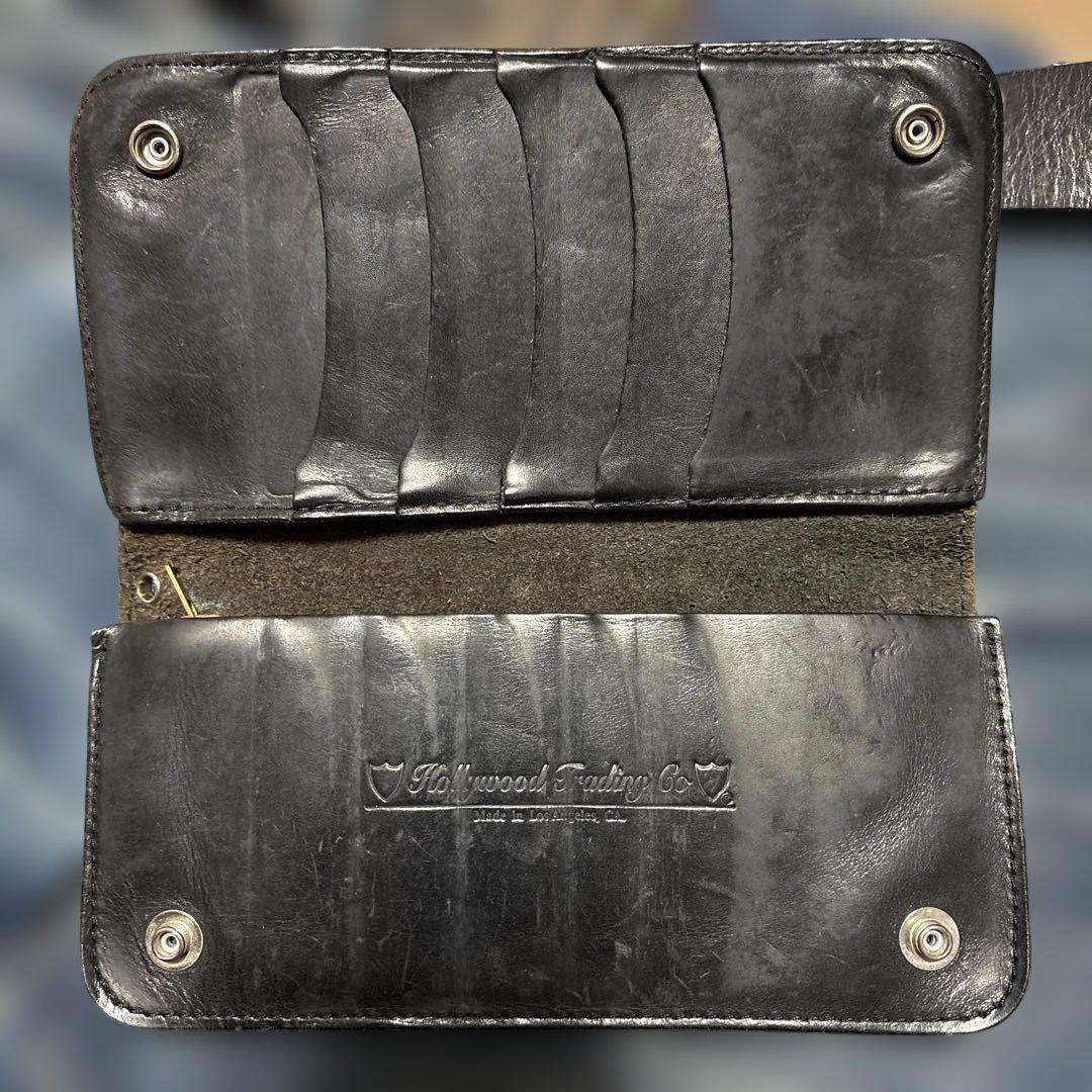 HTC アポロコンチョ レザートラッカーウォレット 42TARON ブラック