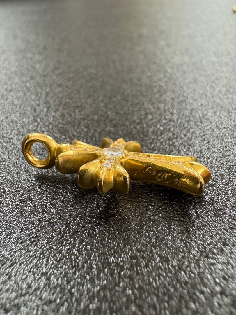 メル クロムハーツ 22k タイニーファットクロスパヴェダイヤ