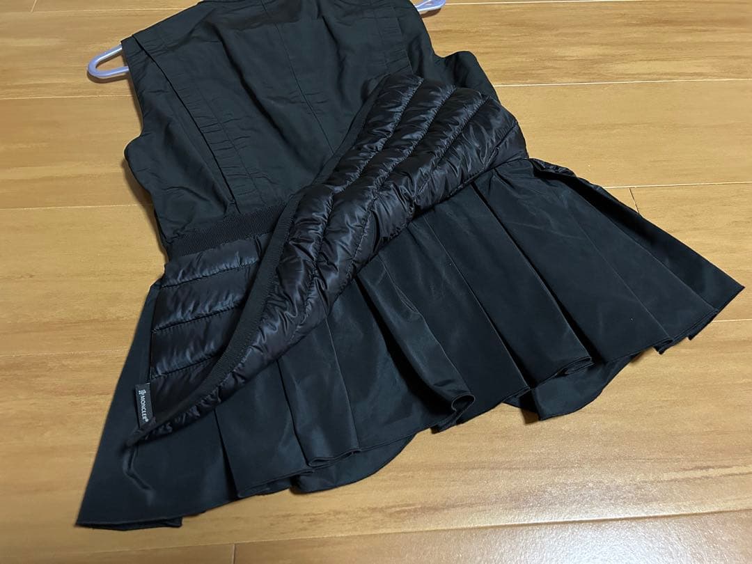 新品未使用★モンクレール　ベスト