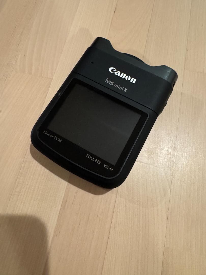 Canon iVIS mini X 本体とUSBケーブル