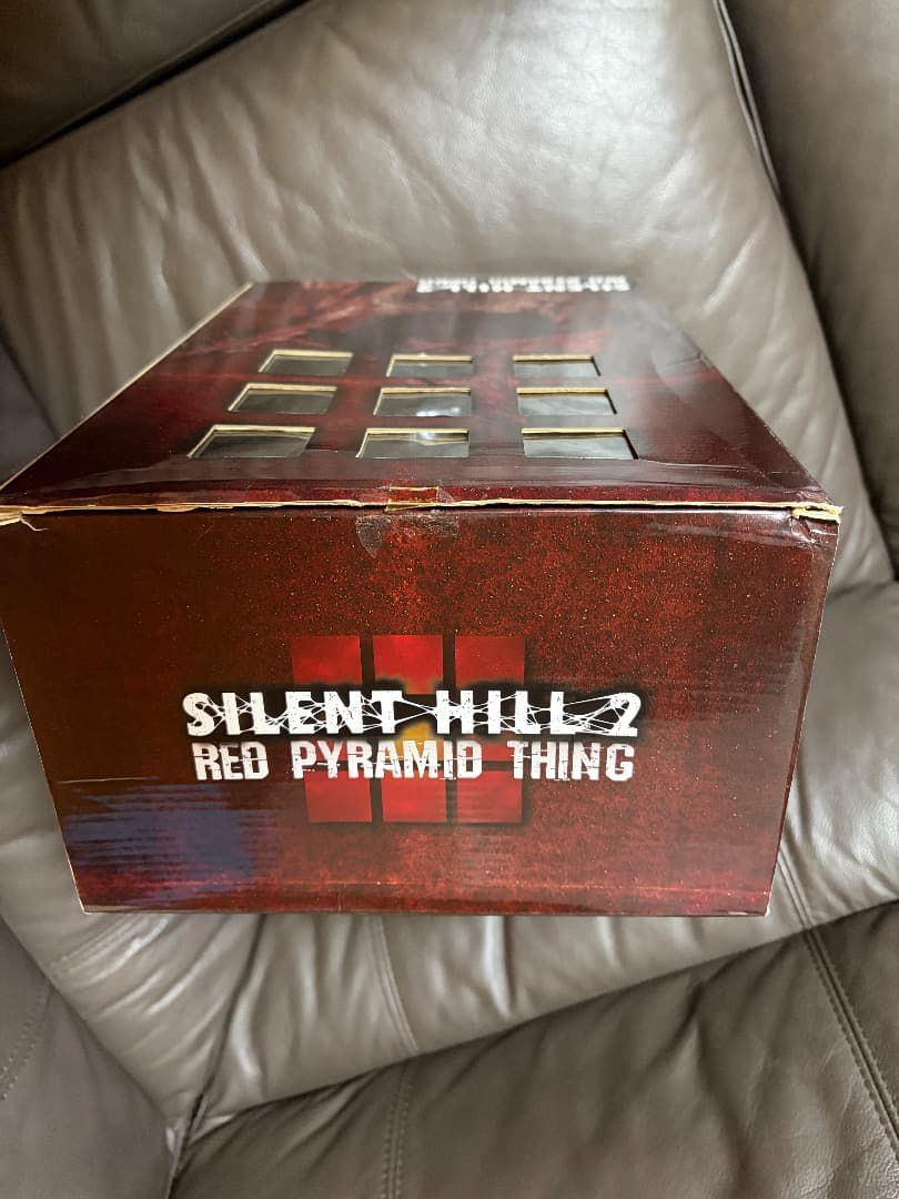 レッドピラミッドシング