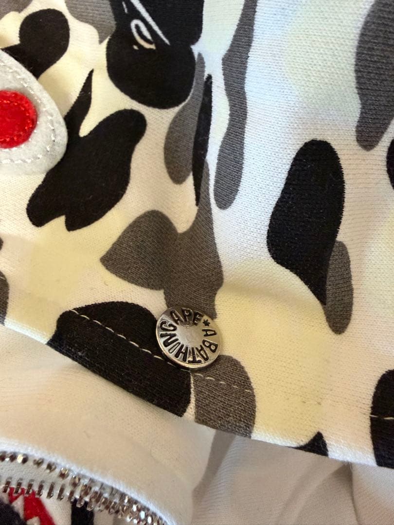 komomoA Bathing Ape シャークパーカー　蓄光白黒Lサイズ