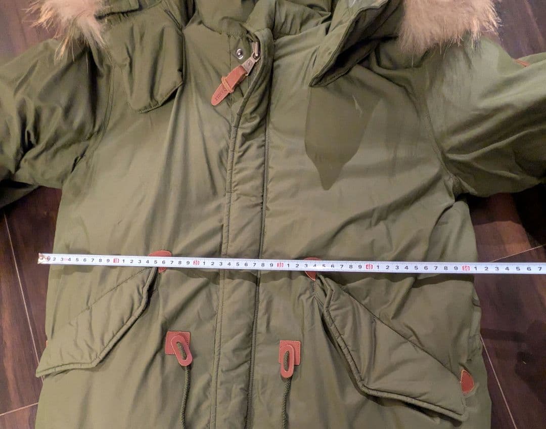 AIGLE オリーブ色 ファー付ダウンコート