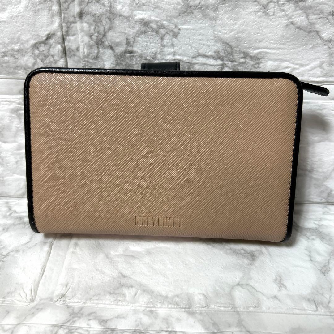 【未使用級】MARY QUANT 二つ折り財布デイジーパッチスナップ ベージュ