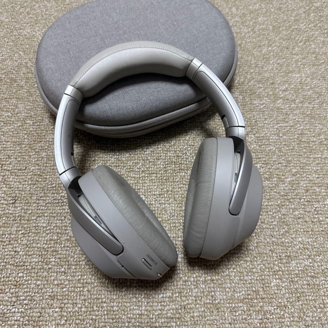 SONY ワイヤレスノイズキャンセリングヘッドホン ケース付き