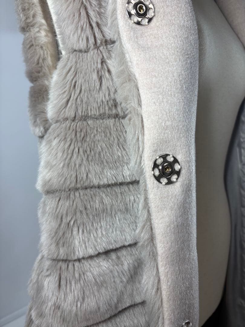 【美品】MOORER社　JAY MAYEN ふわふわエコファー　ダウンベスト