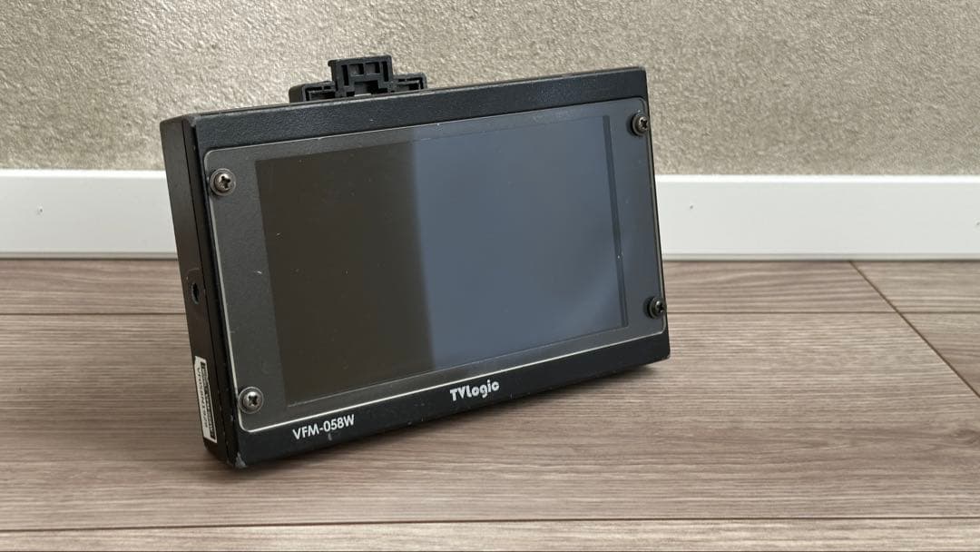 TVLogic VFM-058W5.5型フルHD対応ビューファインダーモニター