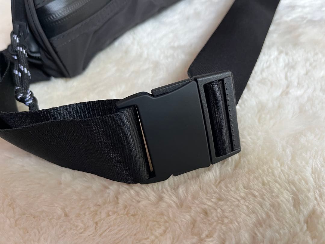 新品未使用✨adidas Stella McCartney クロスボディバッグ