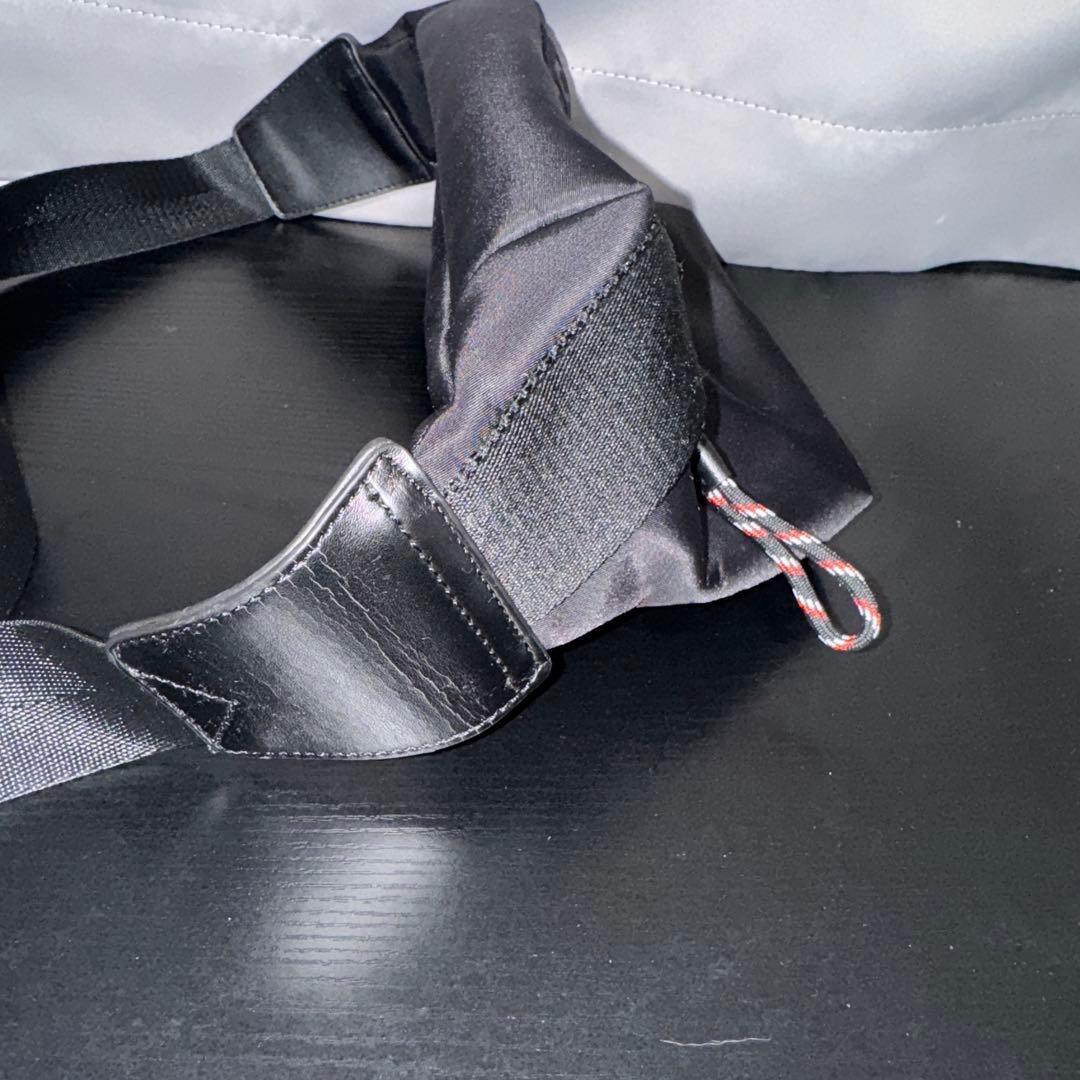 美品✨ BURBERRY バーバリー ナイロン ロゴ ボディバッグ ブラック